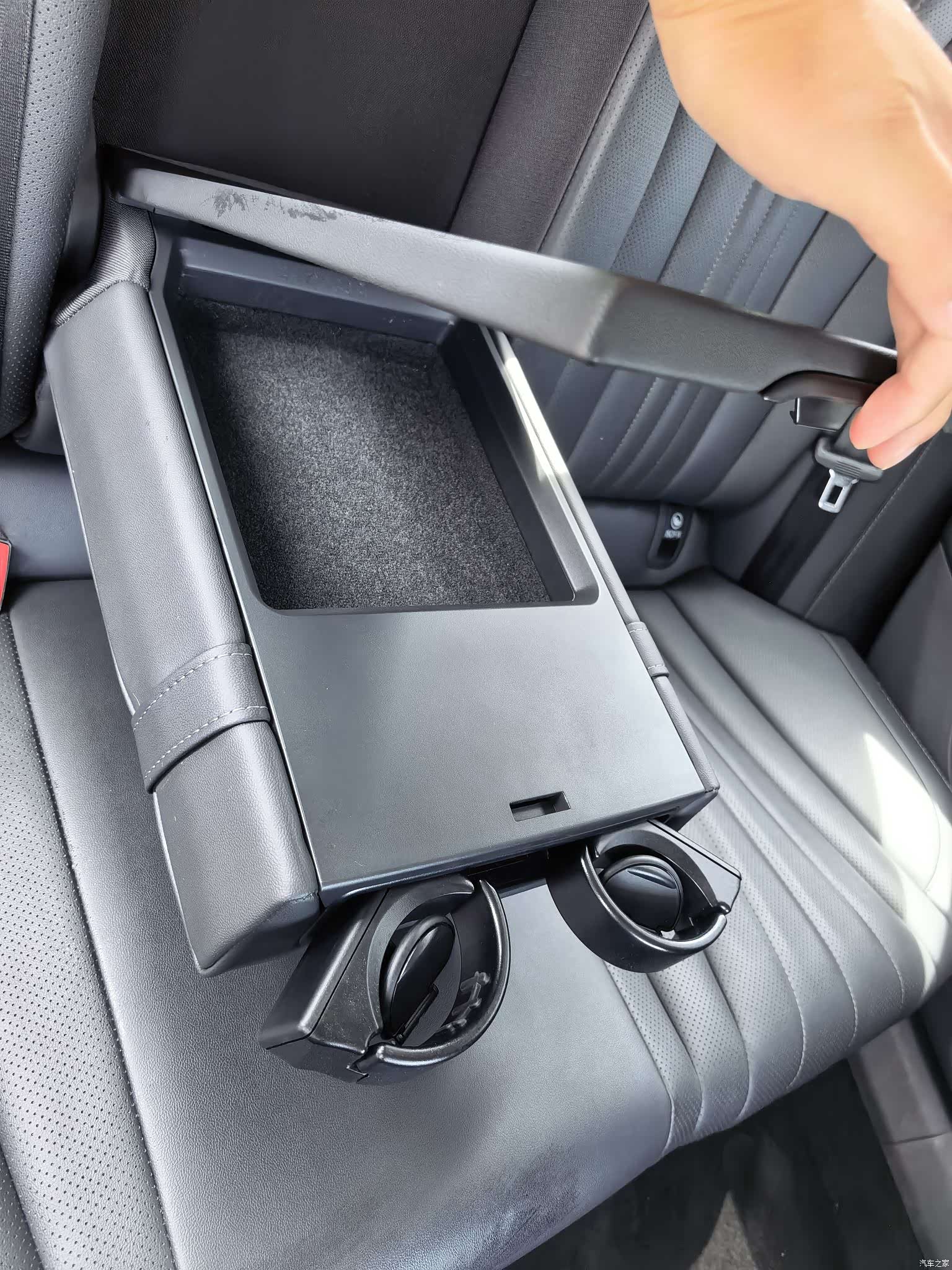 Hongqi H5, 2023 22