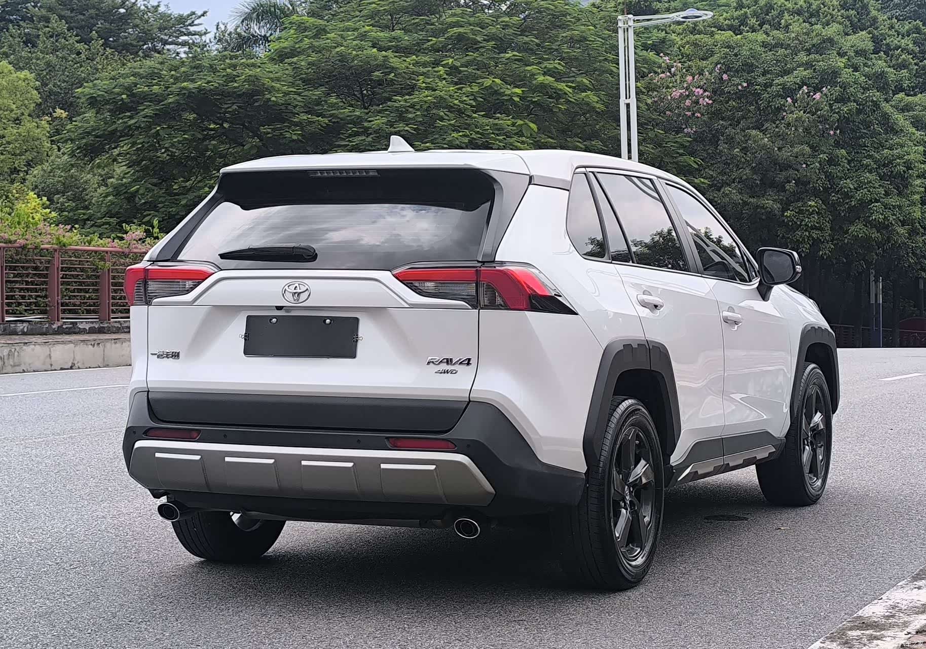 Toyota RAV4, 2023 6