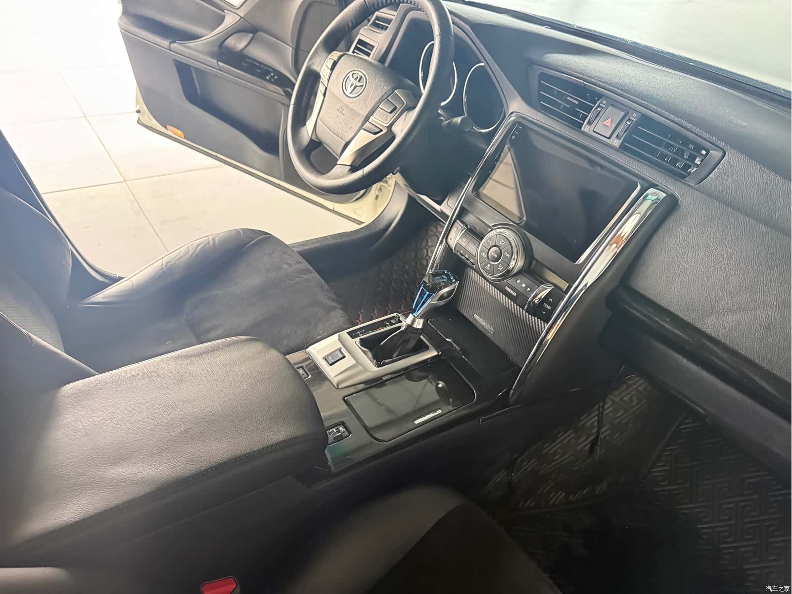 Toyota 2.5V, 2012 9