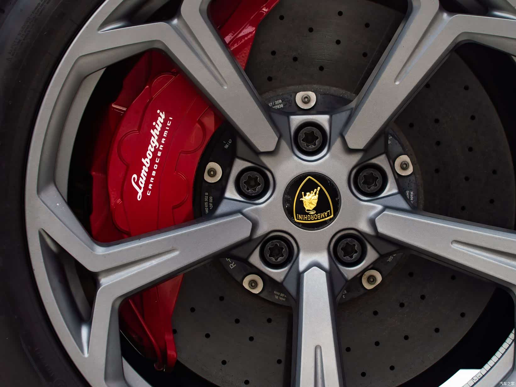 Lamborghini Urus, 2020 12
