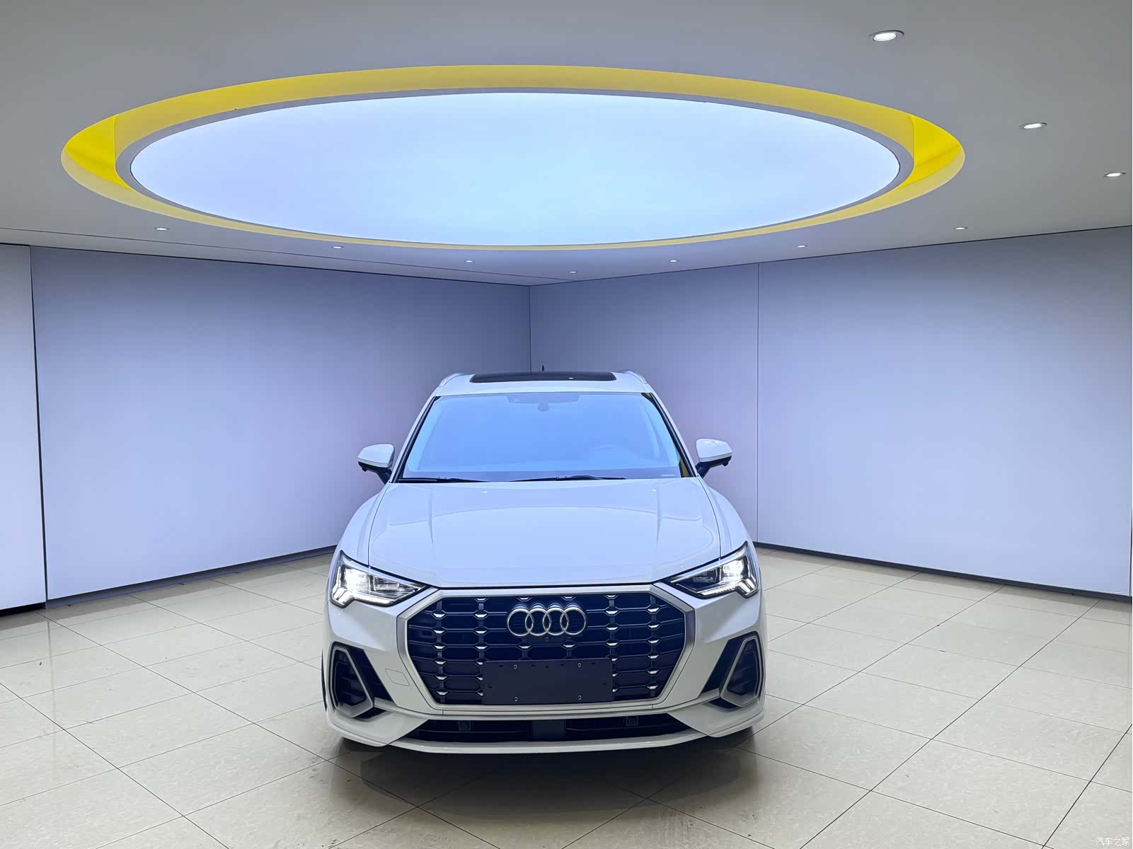 Audi Q3, 2023 2