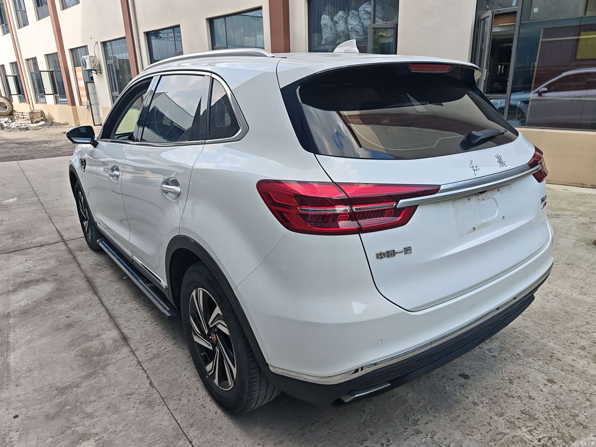 Hongqi HS5, 2023 4
