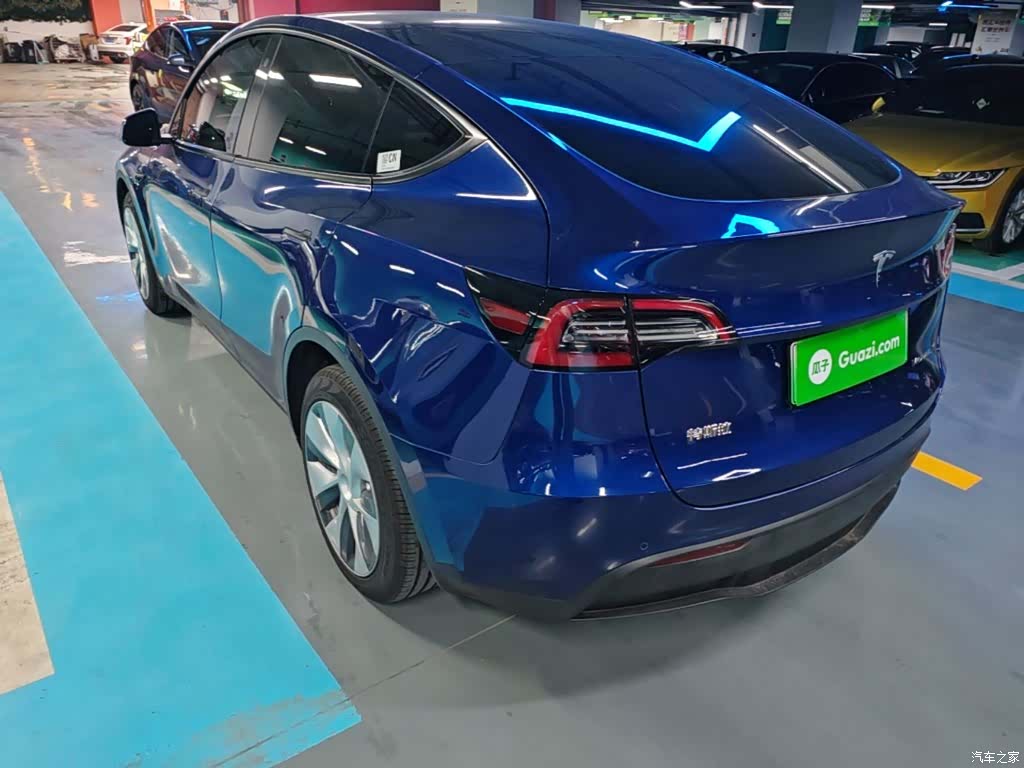 Tesla Model Y, 2021 все фото