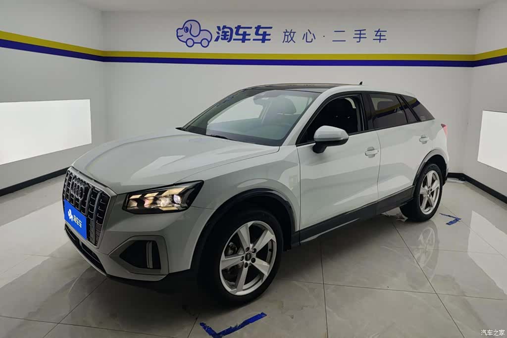 Audi Q2L, 2023 1
