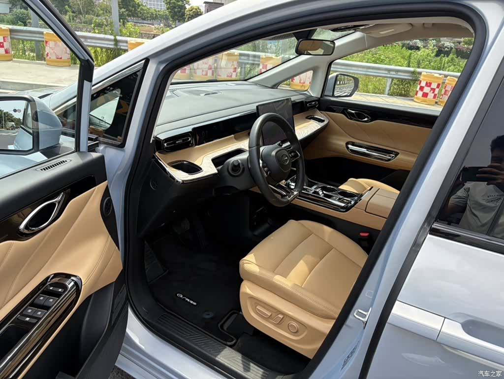 Trumpchi E8, 2024 14