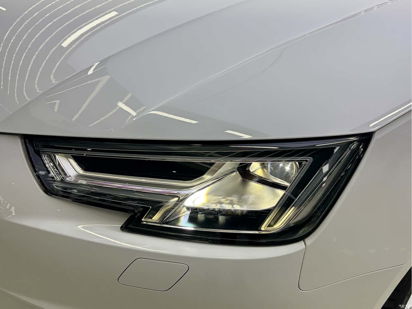 Audi A4L, 2018 3