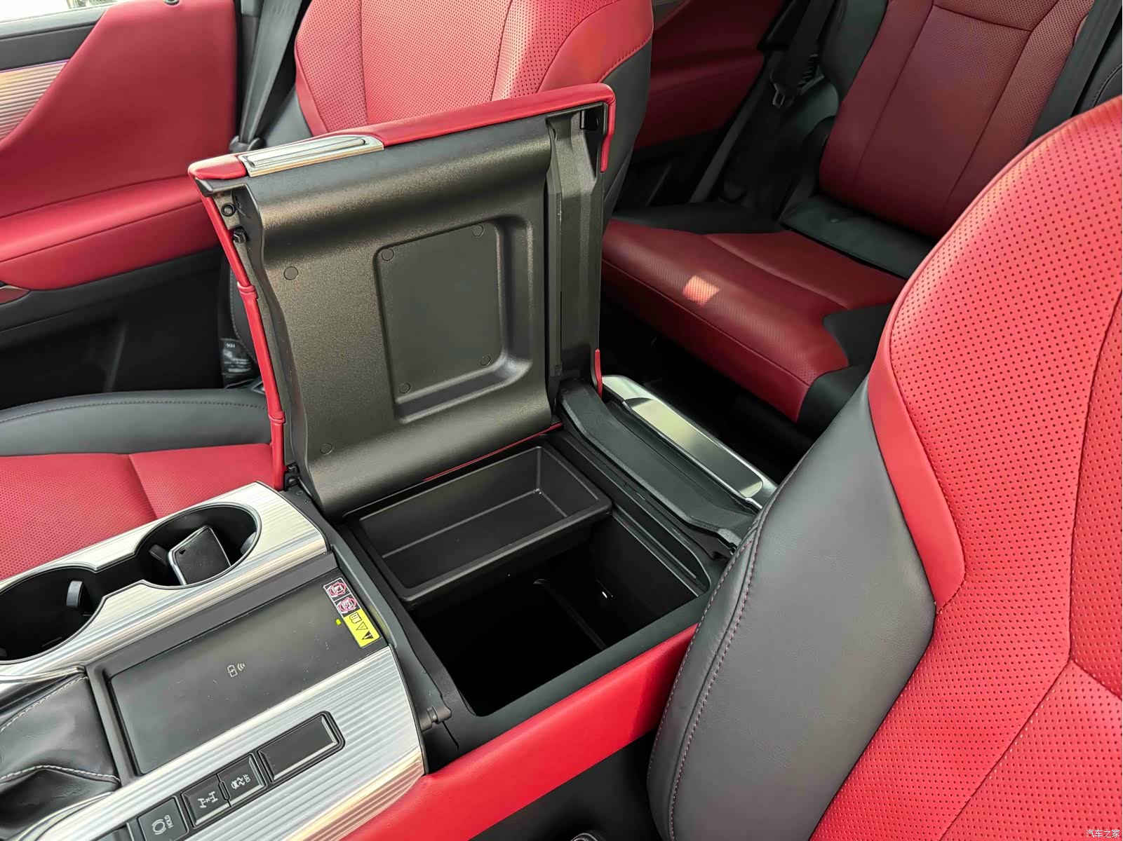 Lexus LX, 2022 13