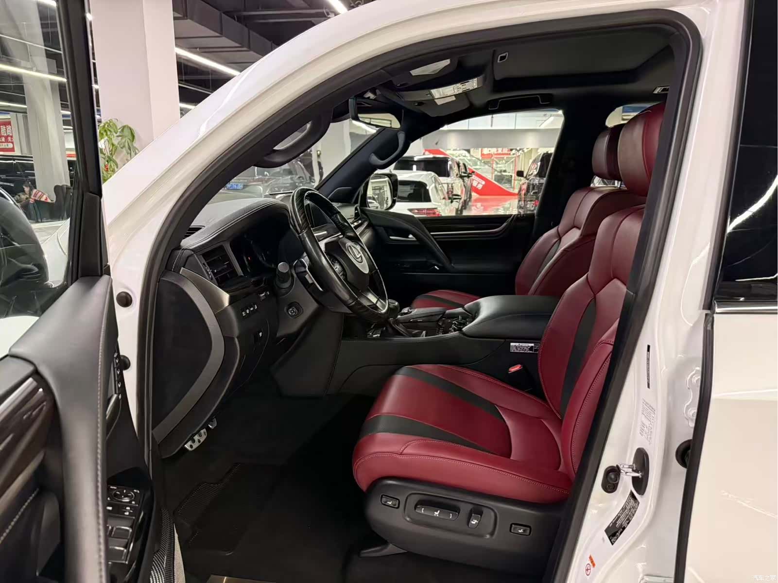 Lexus LX, 2020 7