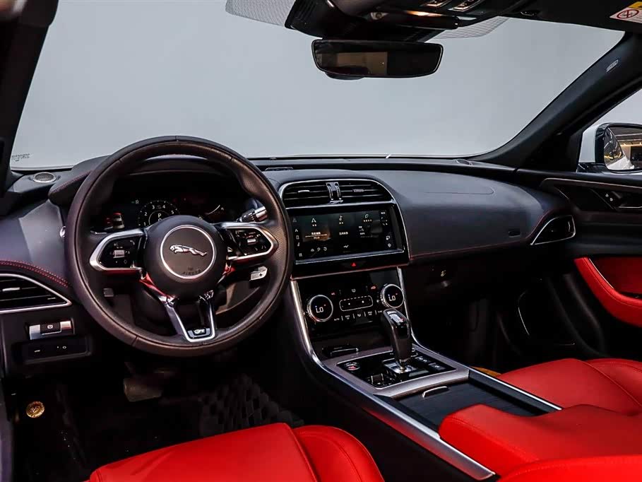 Jaguar XEL Jaguar XEL