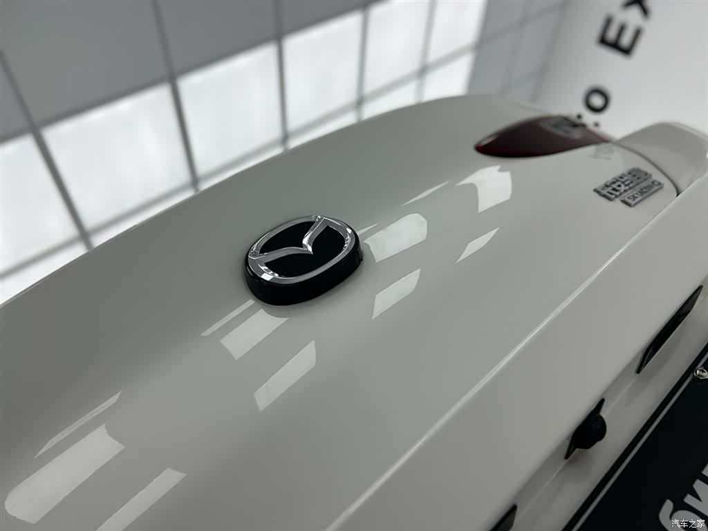 Mazda Mazda3, 2023 10