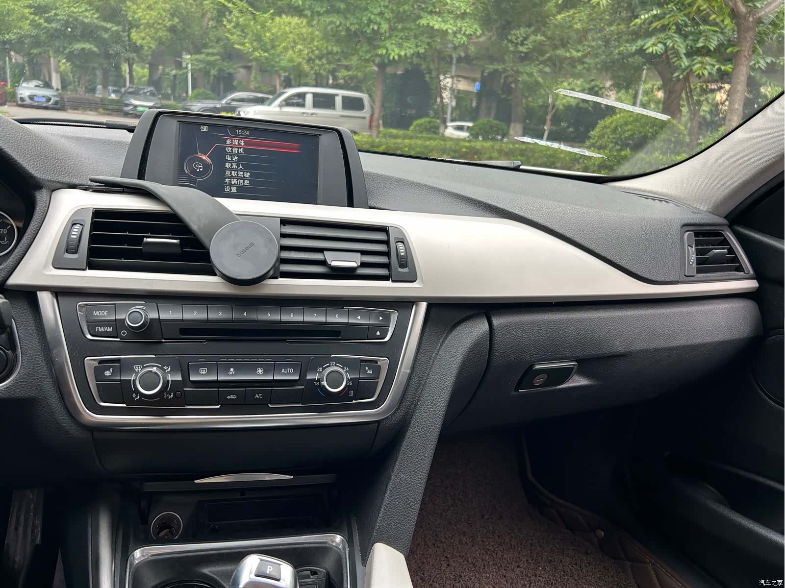 BMW 3 Series, 2015 10