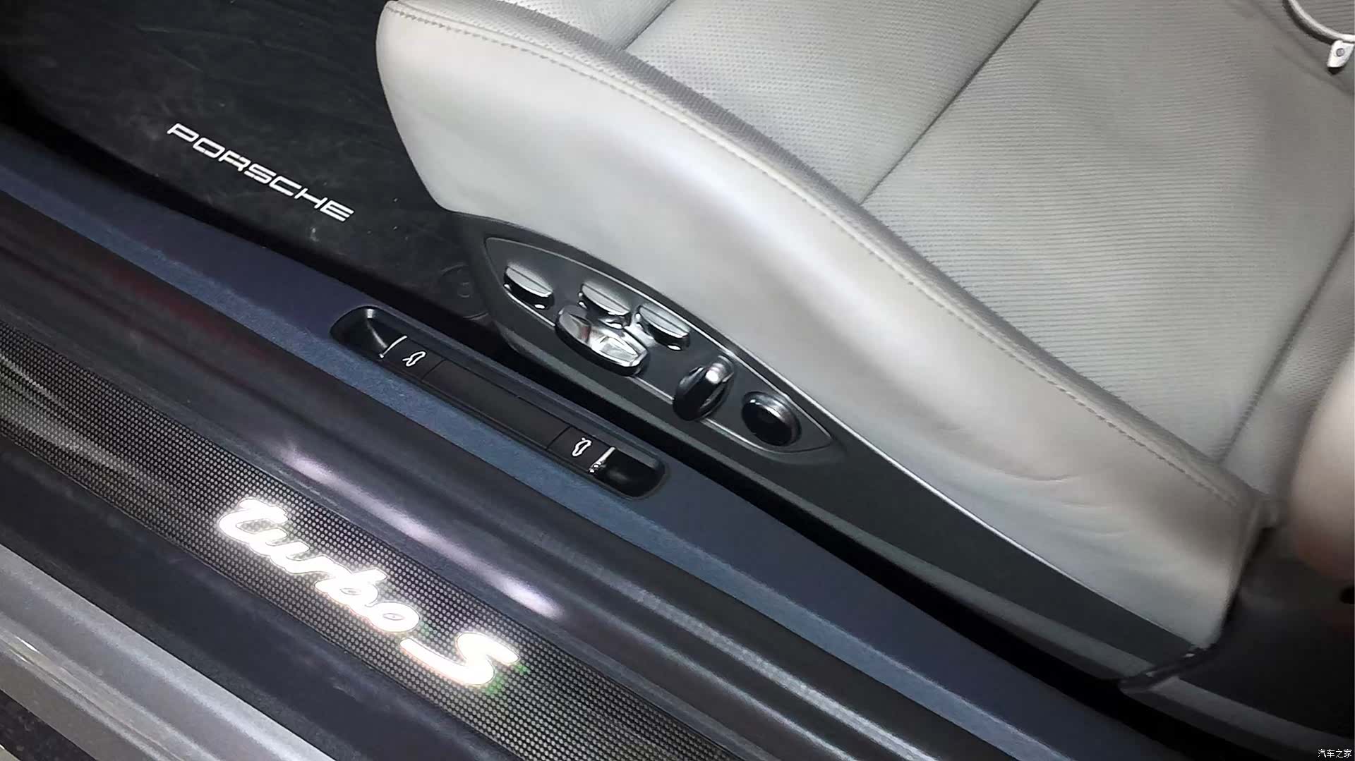 Porsche 911, 2018 13