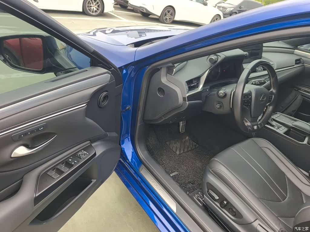 Lexus ES, 2019 16