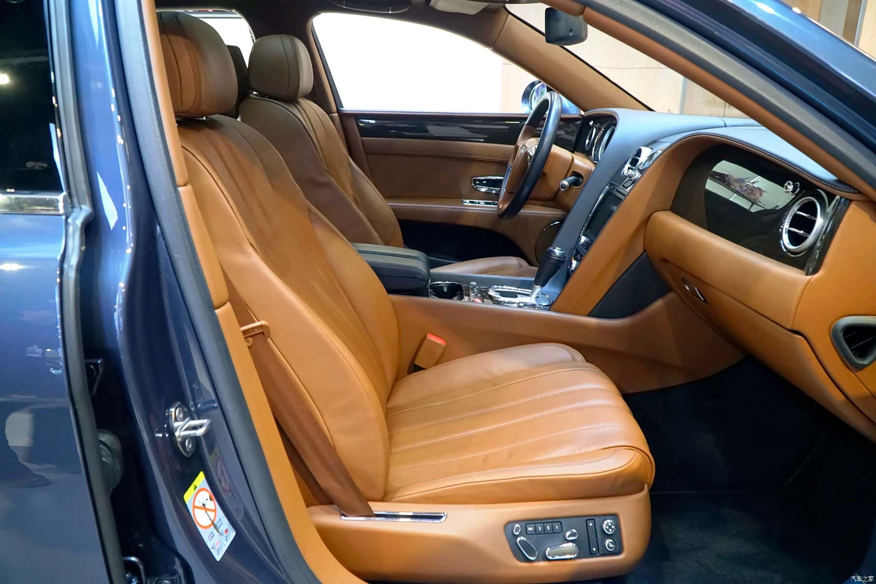 Bentley Flying Spur, 2014 11