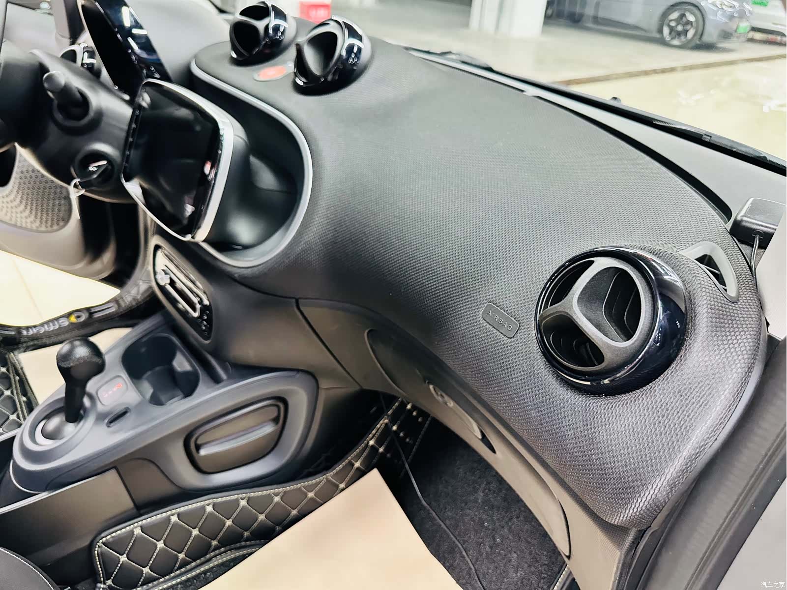 Smart Fortwo, 2018 28