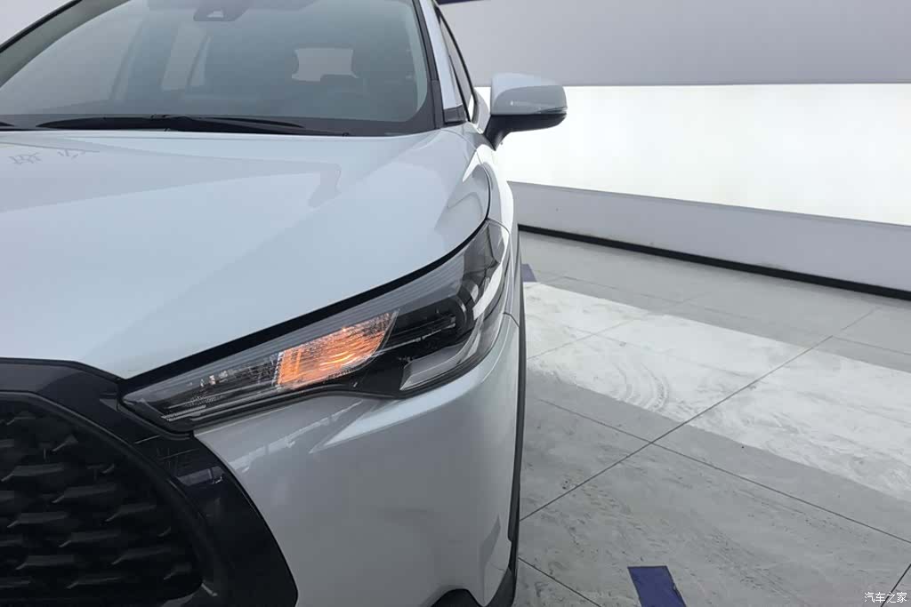 Toyota Corolla, 2023 все фото