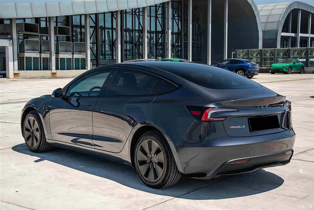 Tesla Model 3, 2024 6