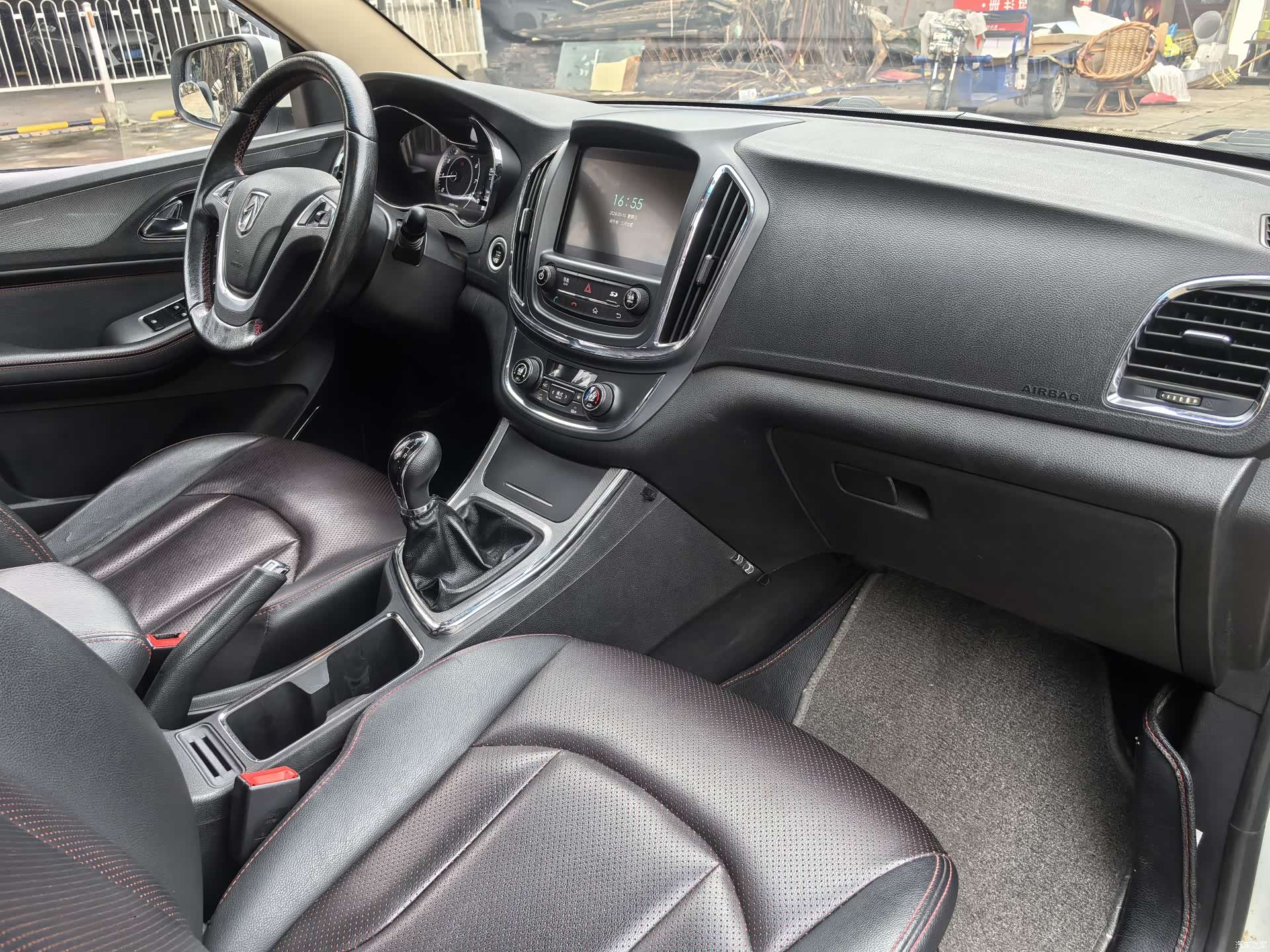 Wuling 560, 2015 15