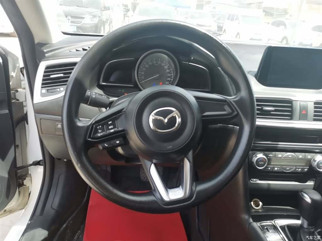 Mazda Mazda3, 2019 11