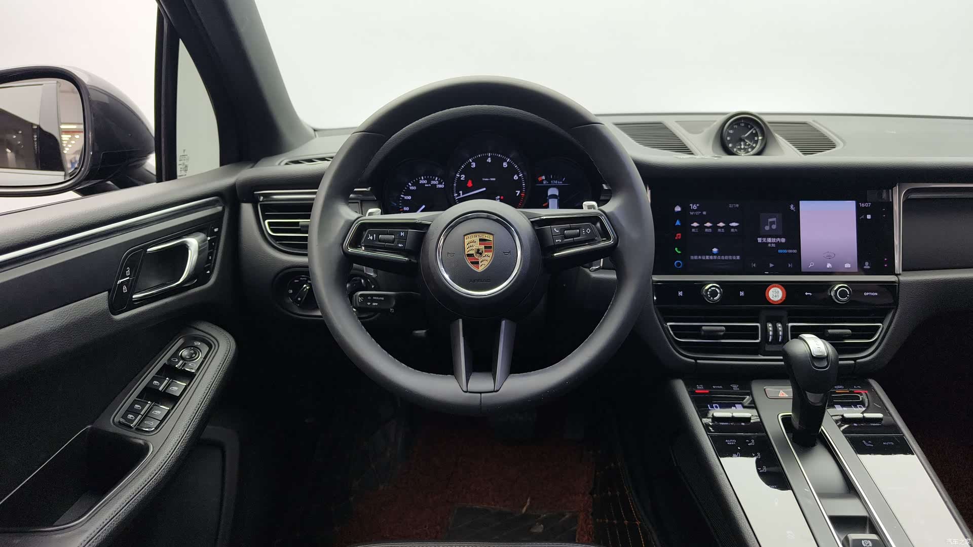 Porsche Macan, 2024 12