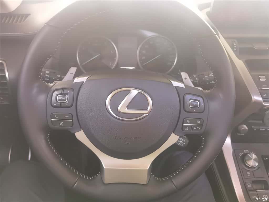 Lexus NX, 2018 3