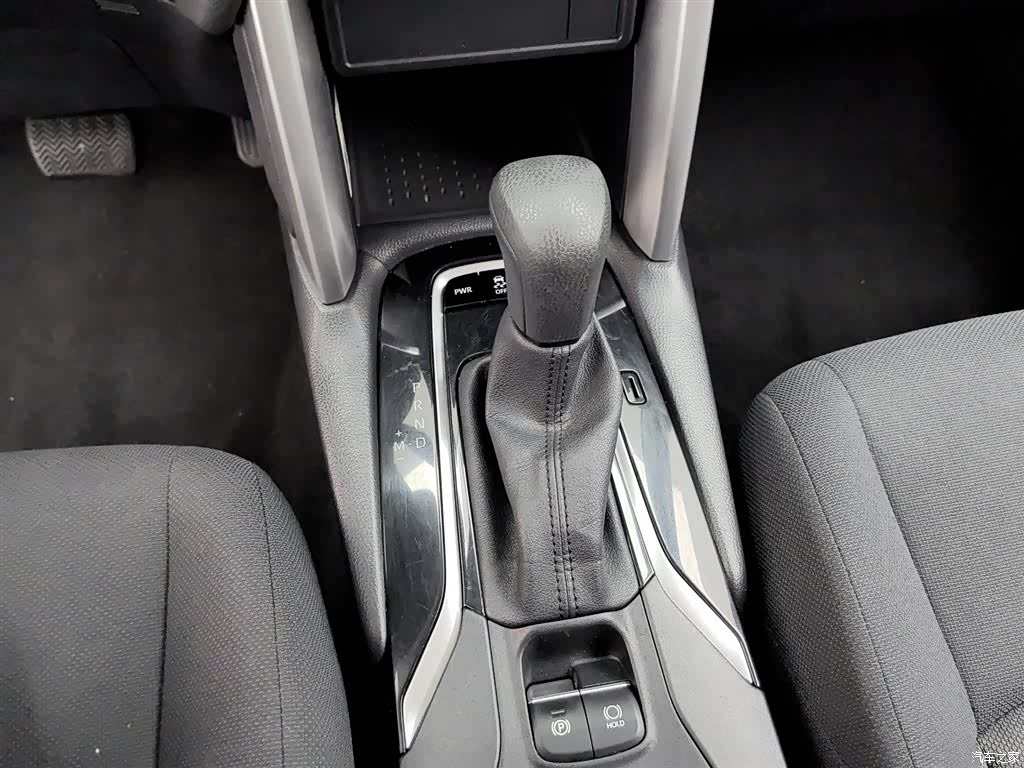 Toyota Frontlander, 2023 13