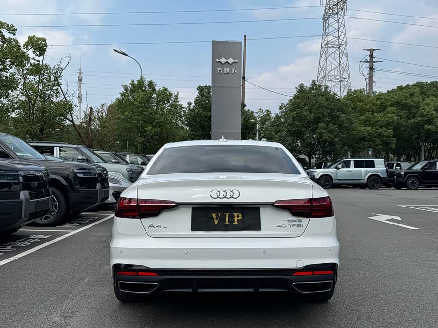Audi A4L 2022, фото 20