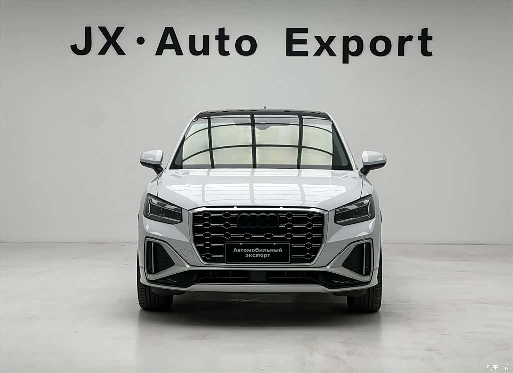 Audi Q2L, 2021 3