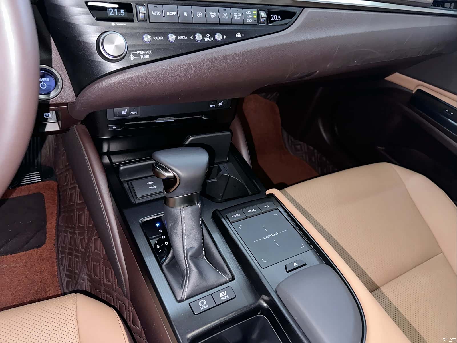 Lexus ES, 2021 11