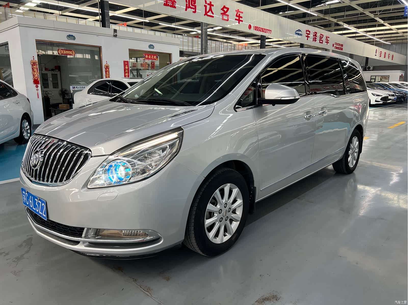 Buick GL8, 2013 1