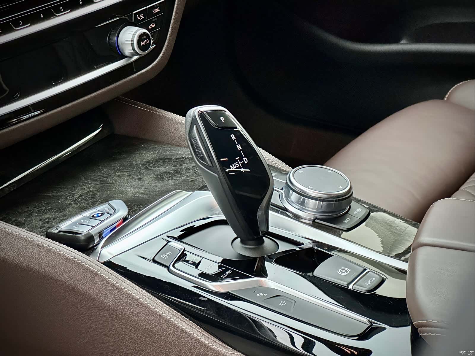 BMW 5 Series, 2018 23