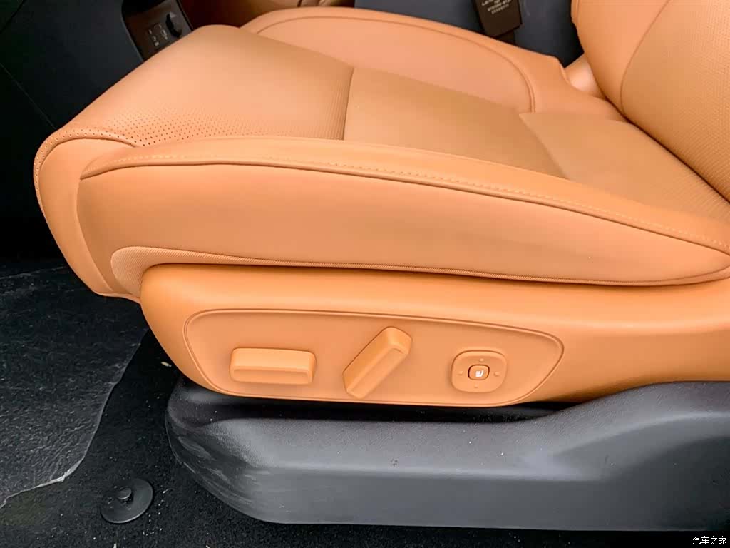 Leapmotor C16, 2025 30