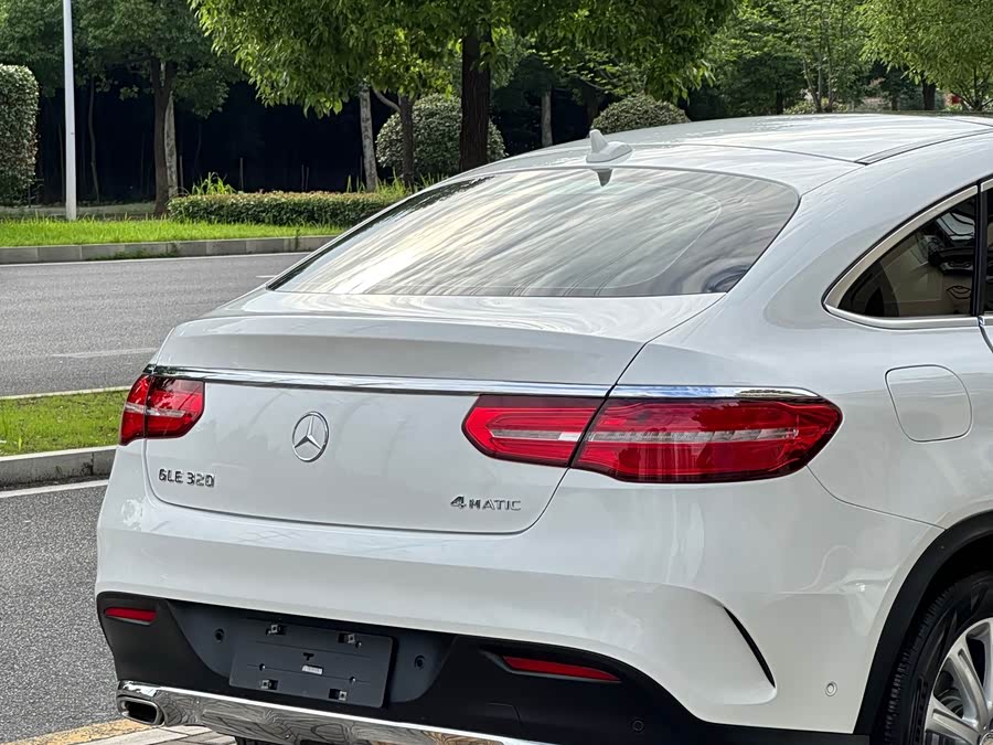 Mercedes-Benz GLE Coupe 2016, фото 10