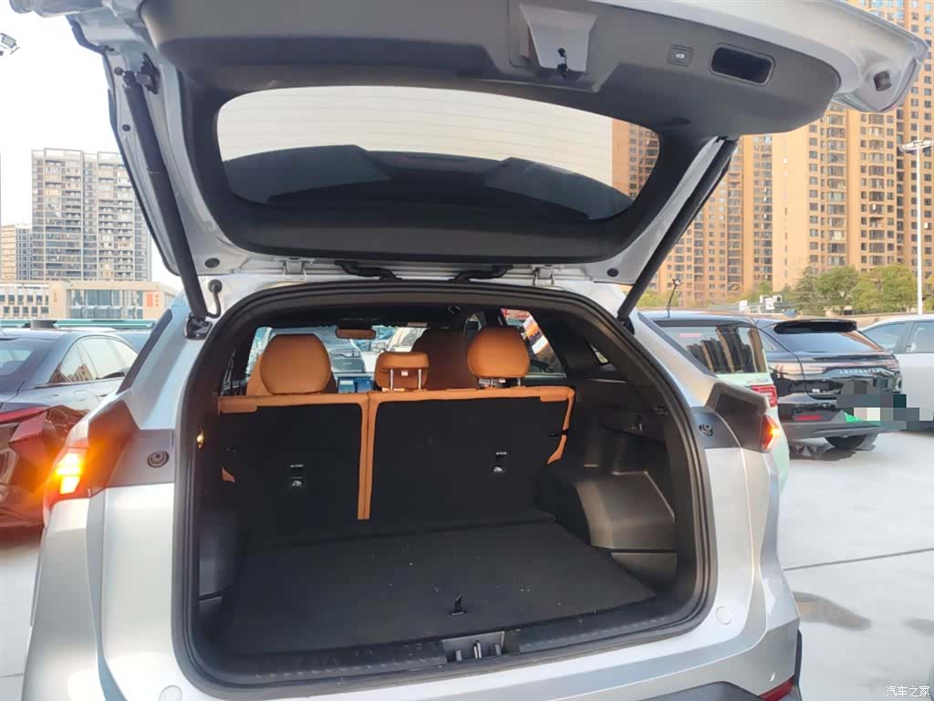 Geely Galaxy L7, 2025 19