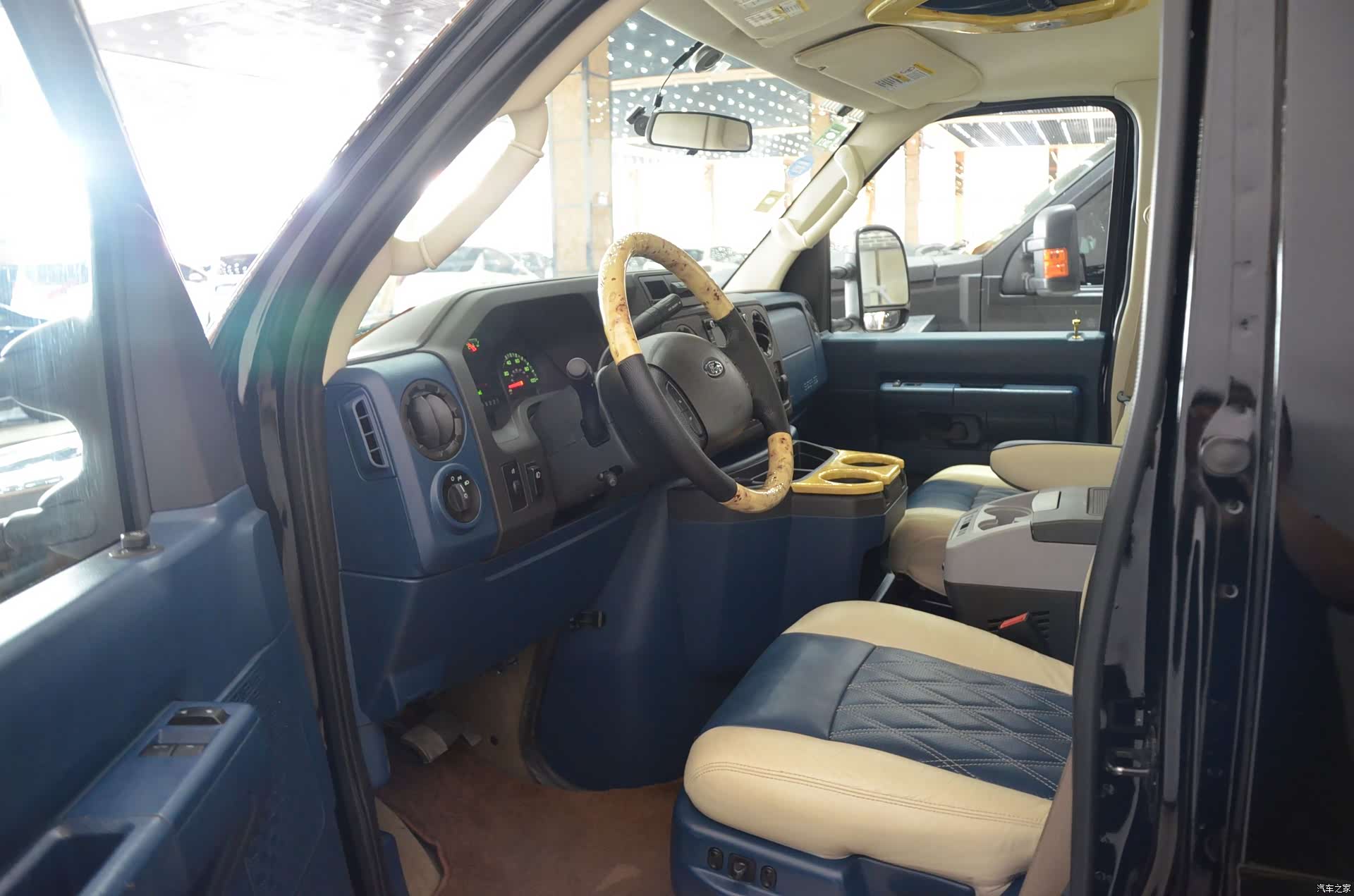 Ford E350, 2017 4