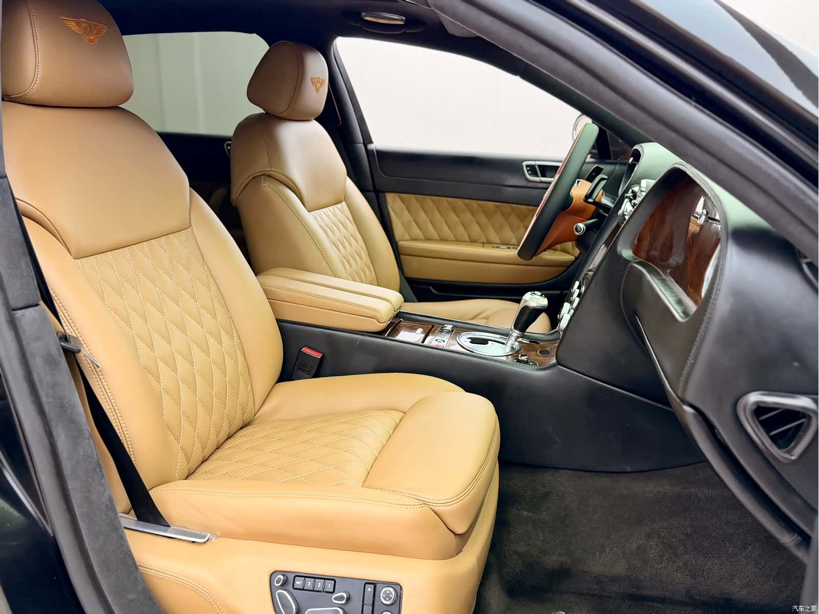 Bentley Flying Spur, 2010 17