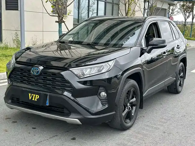 Toyota RAV4 2021 — купить из Китая под заказ