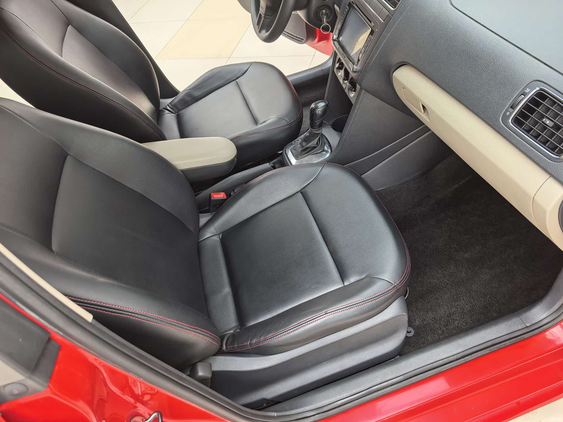 Volkswagen Polo, 2014 10