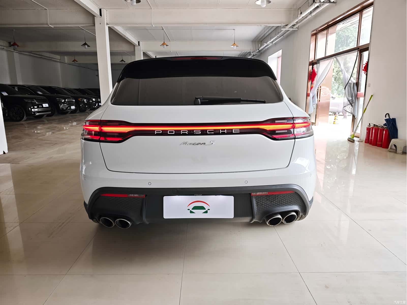 Porsche Macan, 2023 все фото