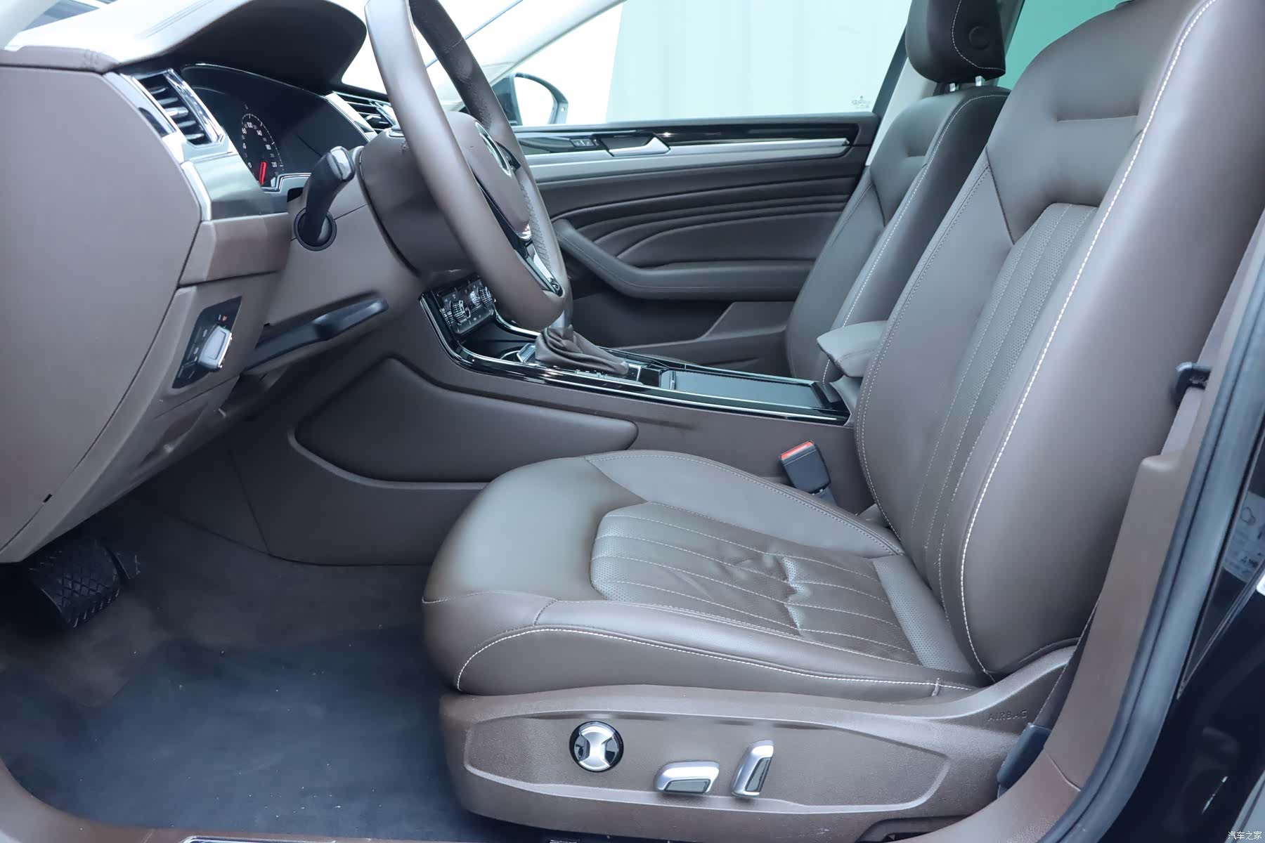 Volkswagen Phideon, 2023 все фото