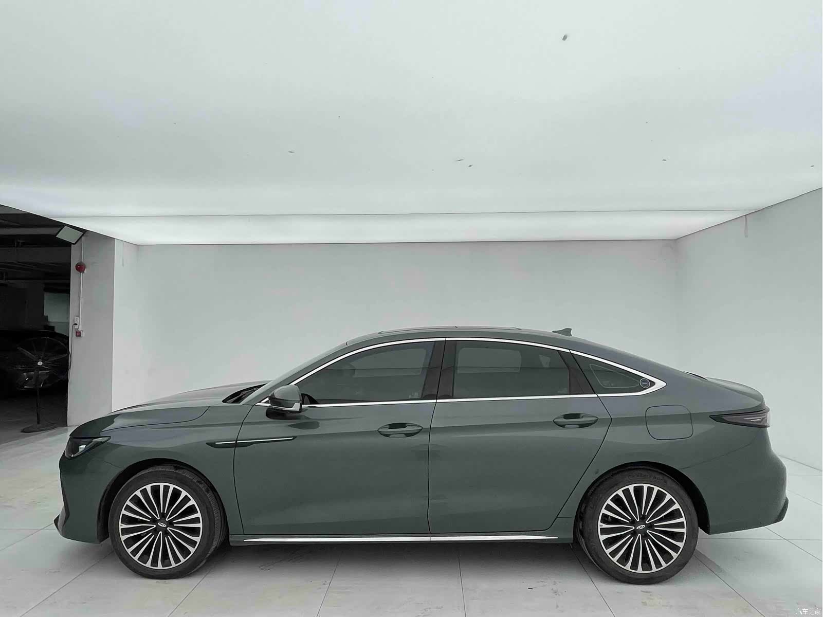Chery A8L, 2025 все фото