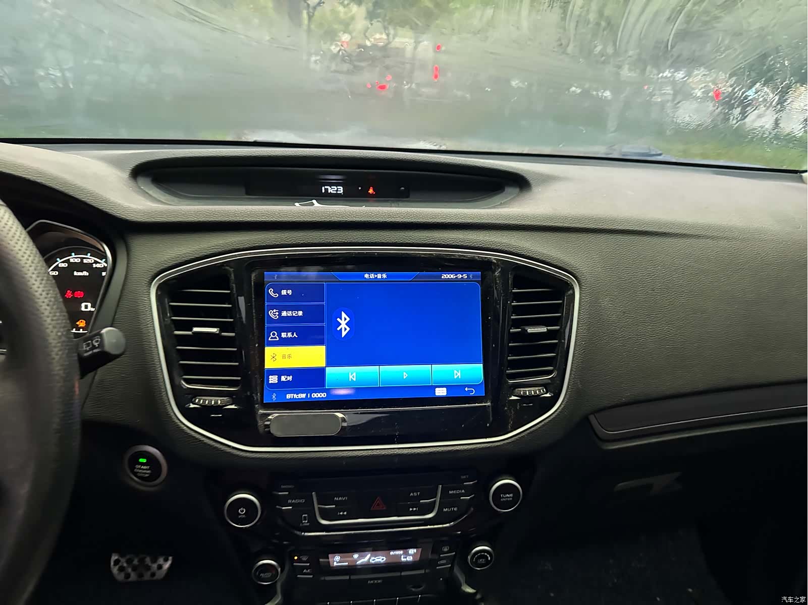 Geely X6, 2017 11