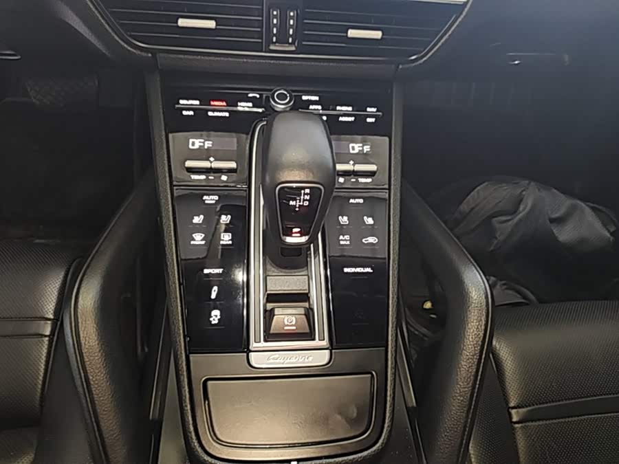 Porsche Cayenne 2020, фото 14