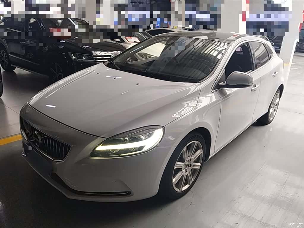 Volvo V40, 2019 1