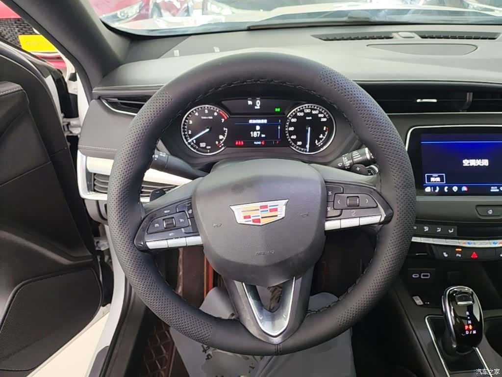 Cadillac XT4, 2020 11