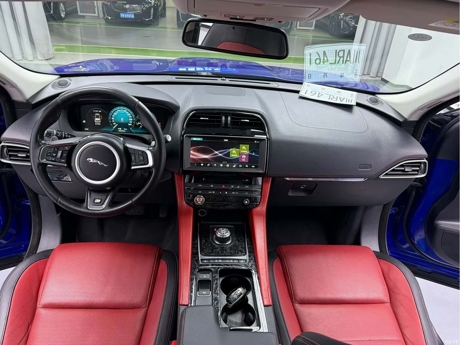 Jaguar F-PACE, 2018 2