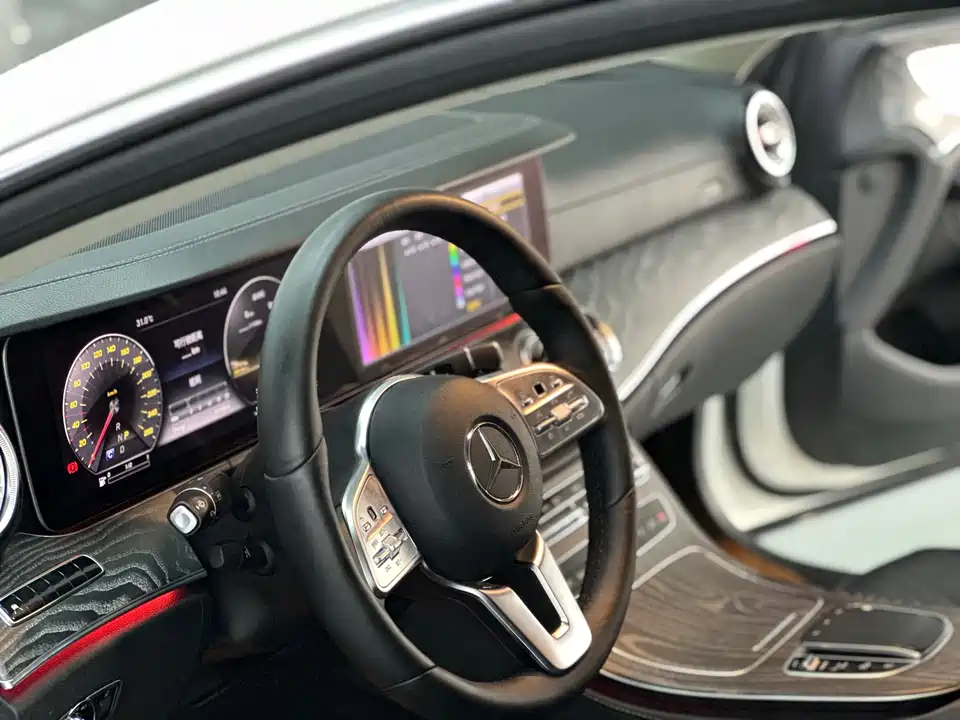 Mercedes-Benz CLS Mercedes-Benz CLS