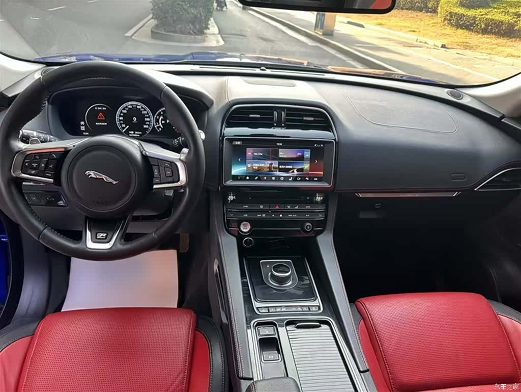 Jaguar F-PACE, 2017 11