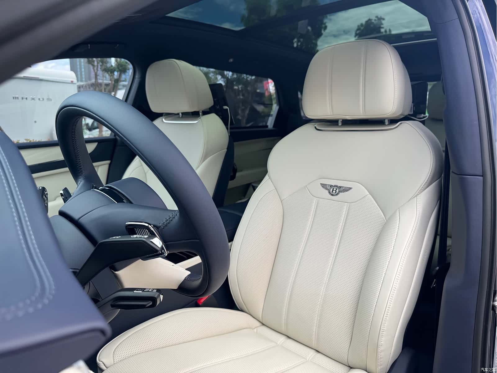 Bentley Bentayga, 2024 6