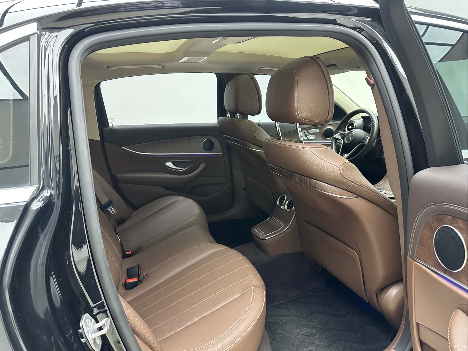 Mercedes-Benz E-Class, 2020 16